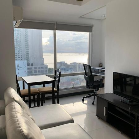 1 Bedroom With Balcony, Fully Furnished Overlooking Manila Bay At Birch Tower, Malate, Manila Kültér fotó