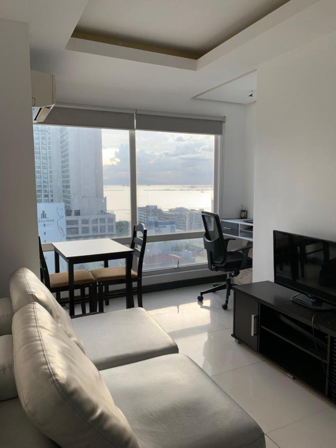 1 Bedroom With Balcony, Fully Furnished Overlooking Manila Bay At Birch Tower, Malate, Manila Kültér fotó